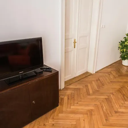 City Center Classic Apartment
