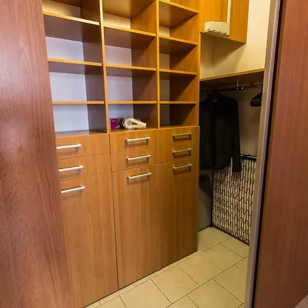 City Center Classic Apartment *
